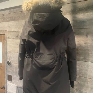 Womens Canada Goose jacket. 3/4 length. Size MEDIUM.